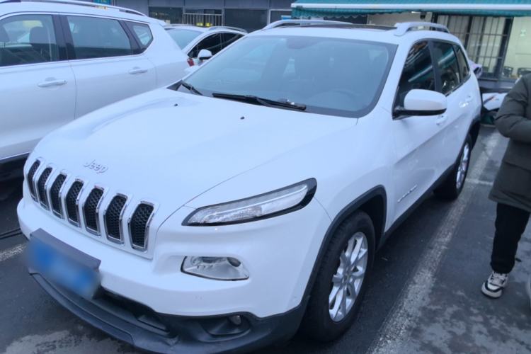 Used Jeep Cherokee 2016 2.0L Superior Edition