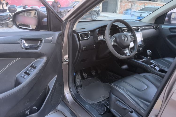 Used Dongfeng Fengon 580 2016 1.5T Manual Luxury Version