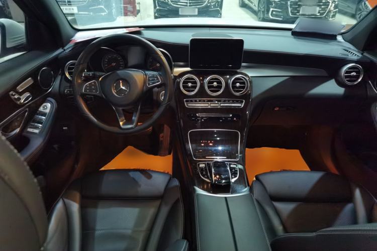 Used Mercedes-Benz GLC 2017 GLC 260 4MATIC Luxury Model
