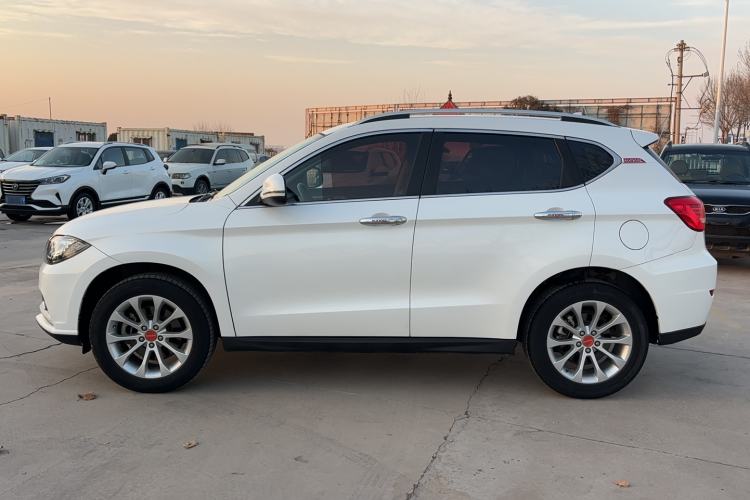 Used Haval H2 2017 Red-Label 1.5T Manual Two-Wheel-Drive Elite Model
