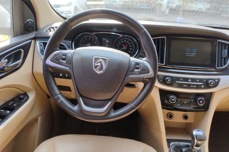 Used Baojun 730 2016 1.5L Manual Luxury Edition 7 Seats
