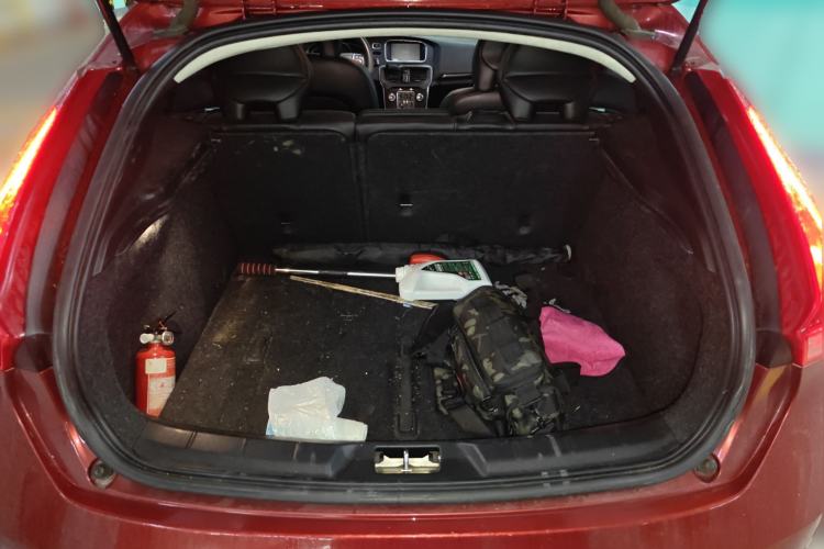 Used Volvo V40 2017 T3 Zhiyi Edition
