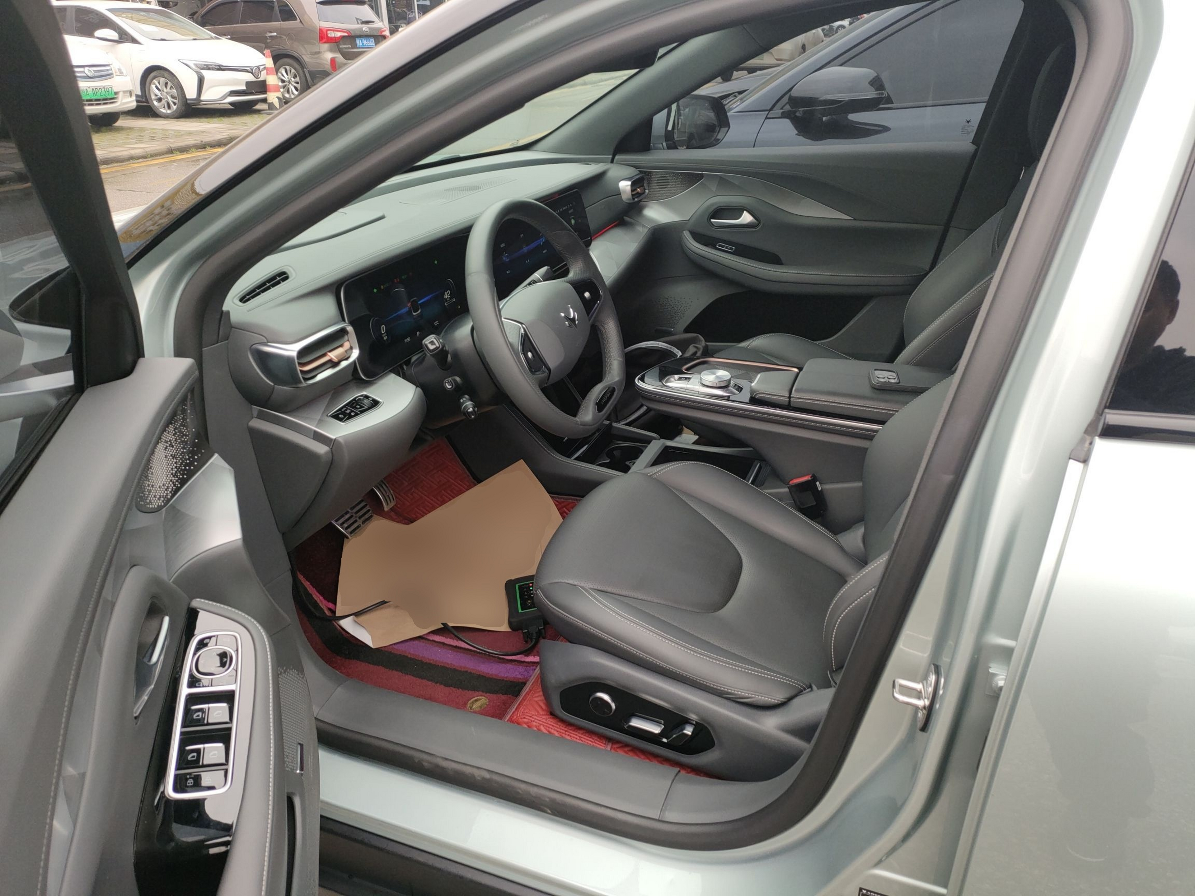 Переднее сиденье в автомобиле