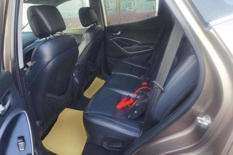 Used Hyundai Santa Fe 2015 2.0T Automatic All-Wheel Drive Smart Version 5 Seats