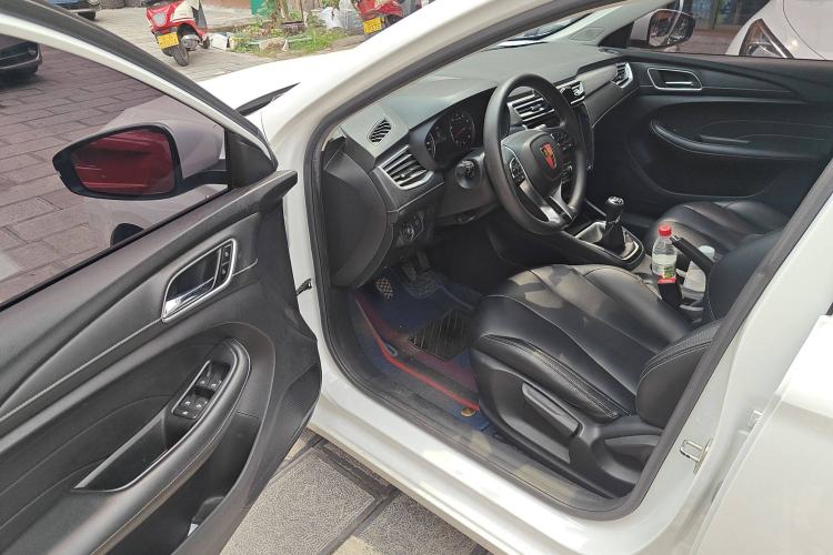 Used Roewe i5 2020 1.5L Manual 4G Connect Luxury Edition
