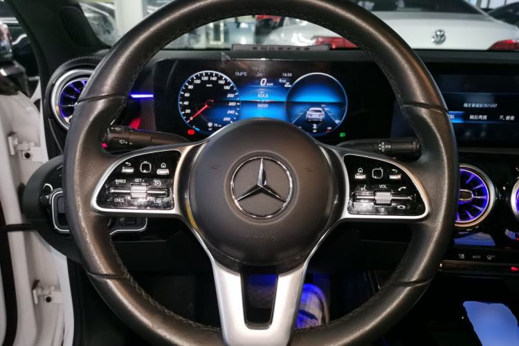 Used Mercedes-Benz A-Class 2022 Revised Version A 200 L Sport Sedan Fashionable Style