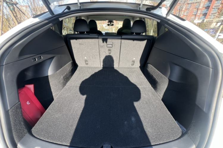 Used Tesla Model Y 2024 Long-Range All-Wheel-Drive Version
