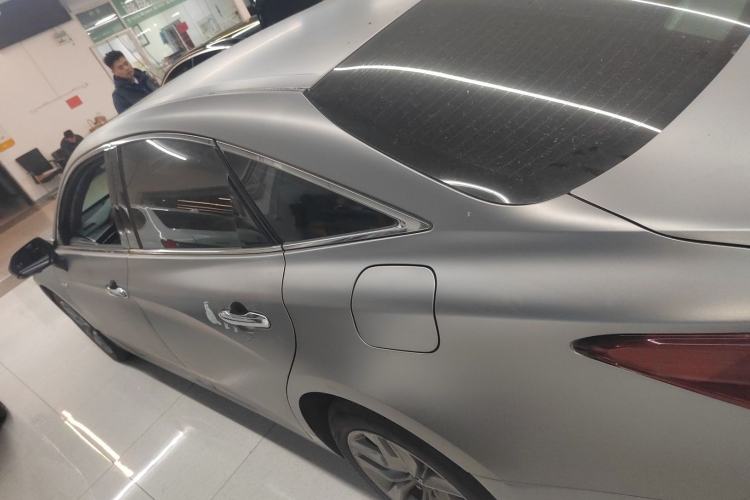 Used Toyota Avalon 2019 Dual-Engine 2.5L Luxury Edition China VI Standard
