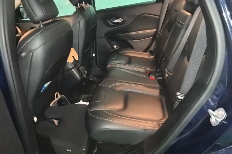 Used  Cherokee 2017 2.0L Superior Edition