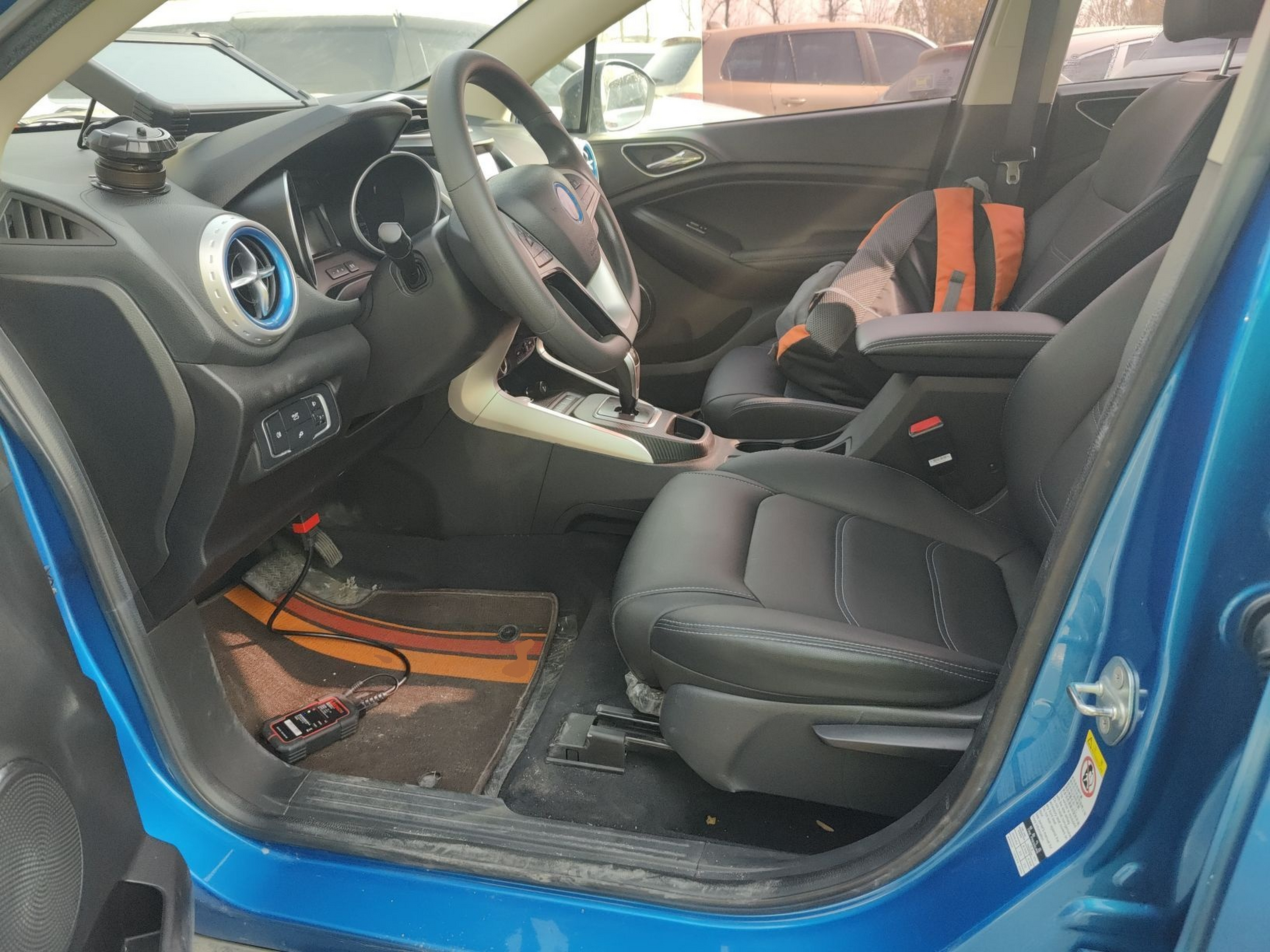 Переднее сиденье в автомобиле