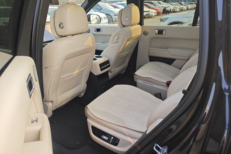 Used Li Auto L8 2023 Pro Model
