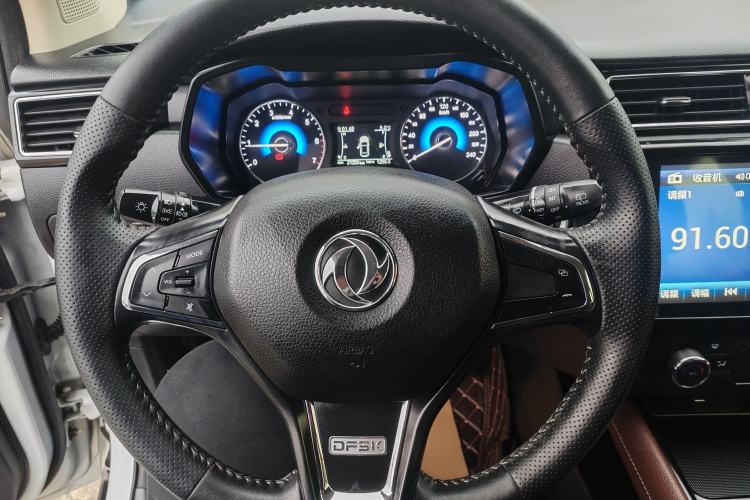 Used Dongfeng Fengon 580 2017 1.5T Manual Luxury Model