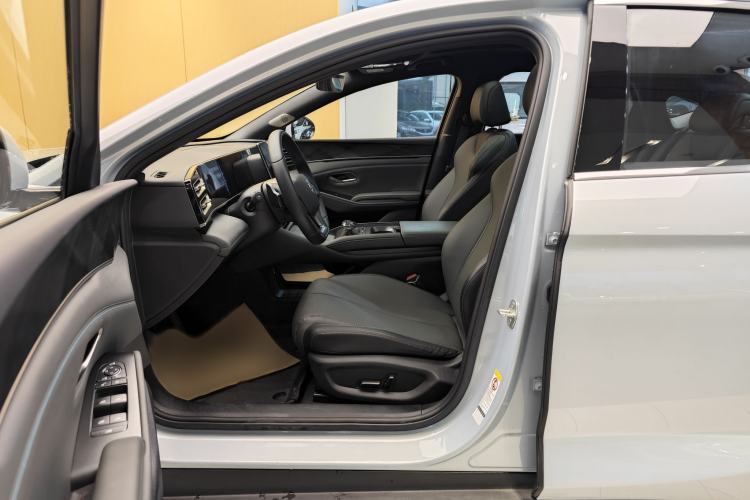 Used BYD Qin L 2025 DM-i Smart Drive 120KM Superior Model