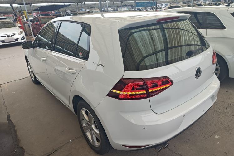 Used Volkswagen Golf 2016 230TSI Automatic Comfort Version
