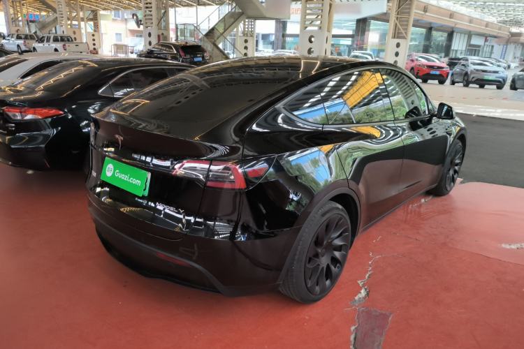 Used Tesla Model Y 2022 Long-Range All-Wheel-Drive Version