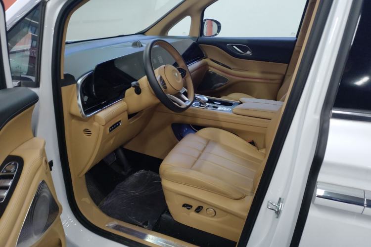 Used VOYAH Dream 2024 PHEV Extended-Range Premium Edition