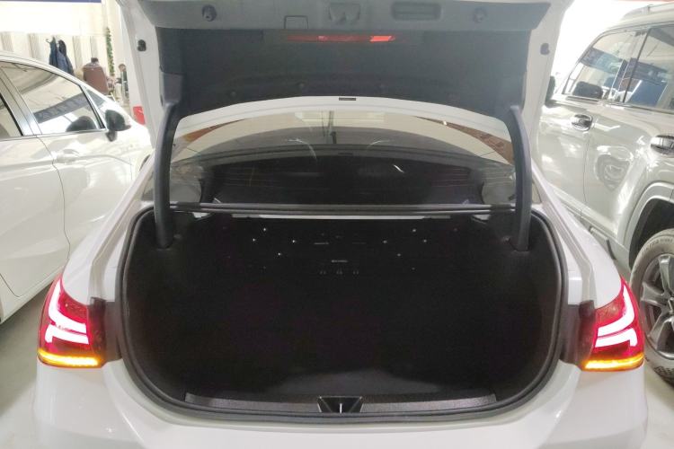 Used Mercedes-Benz A-Class 2022 Restyled A 200 L Sport Sedan Fashion Version
