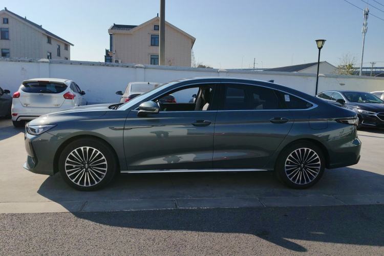 Used Chery Fengyun A8L 2025 1.5 TGDI 145 km Luxury Version