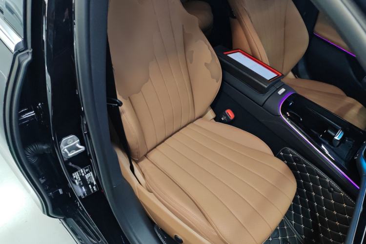 Used Mercedes-Benz E-Class 2025 E 260 L
