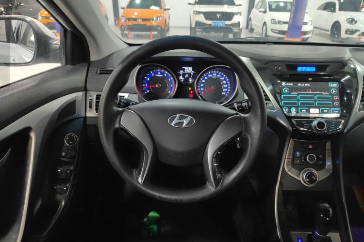 Used Hyundai Elantra (5th Generation / Langdong) 2015 1.6L Automatic Fashion Model
