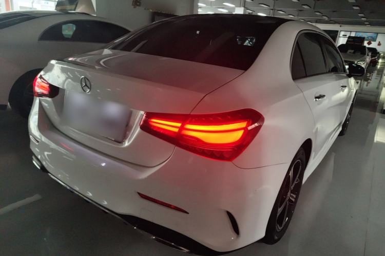 Used Mercedes-Benz A-Class 2022 Revised Version A 200 L Sport Sedan Fashionable Style
