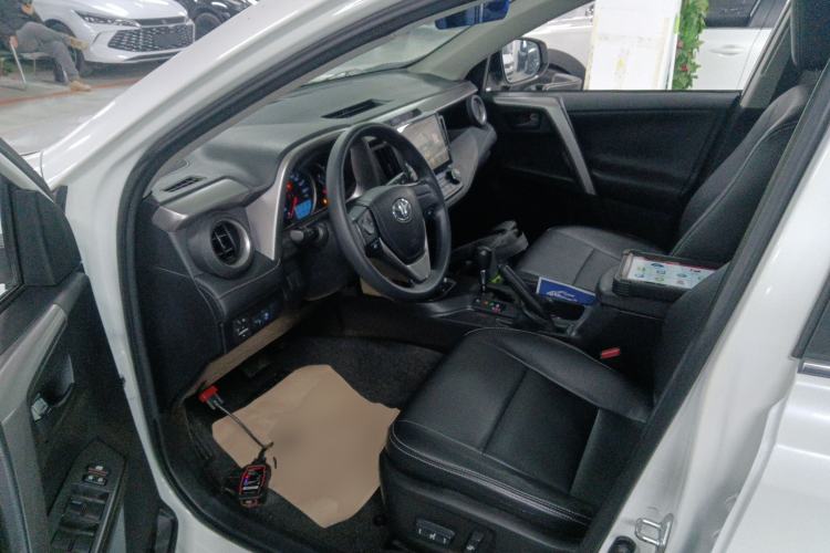 Used Toyota RAV4 2019 2.0L CVT Two-Wheel Drive Pioneer Edition China V Standard
