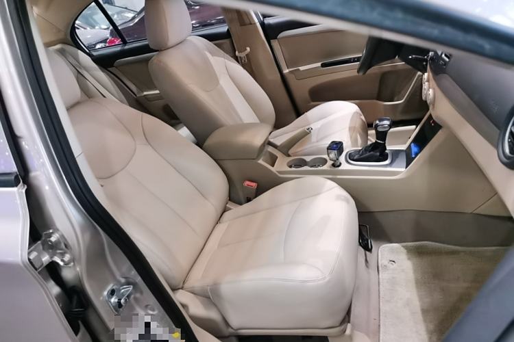 Used Roewe 350 2015 1.5L Automatic Luxury Sunroof Edition
