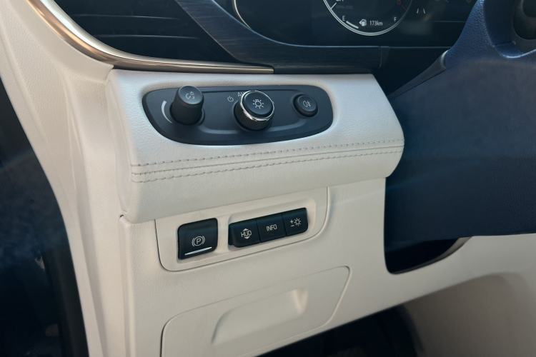 Used Buick GL8 2020 Avenir Avia Four-Seat Luxury Edition
