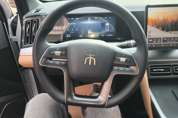 Used BYD Song L DM-i 2024 112 km Leading Edition