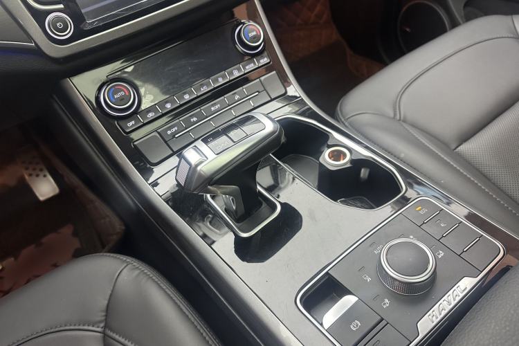 Used Haval H8 2017 2.0T Gasoline 4x4 Smart Enjoyment Version
