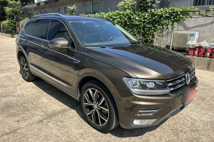 Used Volkswagen Tiguan L 2019 Revised 330TSI Automatic Two-Wheel Drive Smart & Luxury Edition China VI Standard
