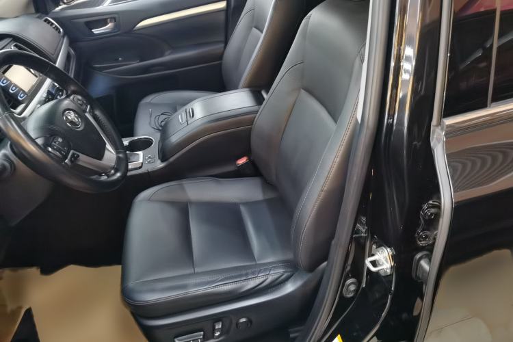 Used Toyota Highlander 2018 2.0T Four-Wheel Drive Luxury Version 7 Seats China VI Standard
