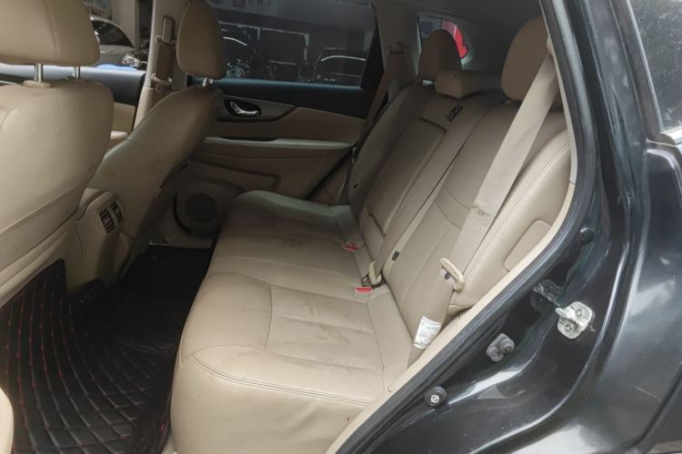 Used Nissan X-Trail 2015 2.0L CVT Comfort MAX Edition 2WD
