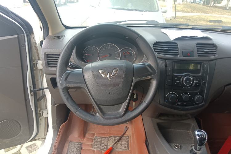 Used Wuling Hongguang 2015 1.2L S Base Model China V Standard
