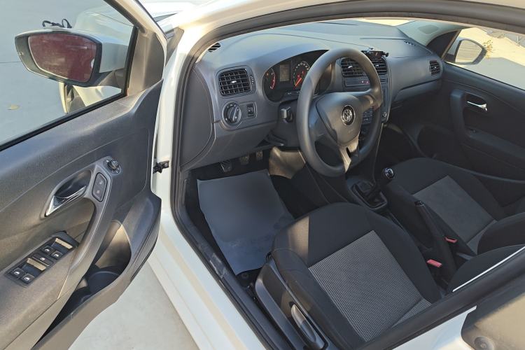 Used Volkswagen Polo 2016 1.4L Manual Fashion Model