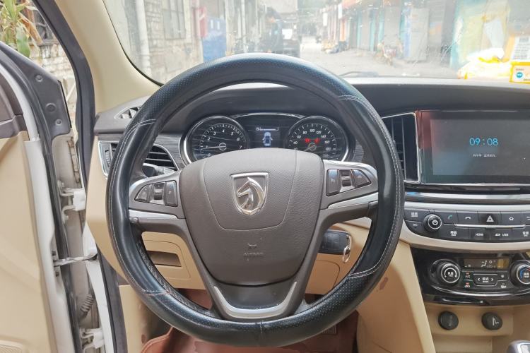 Used Baojun 730 2016 1.8L iAMT Luxury Model 7 Seats
