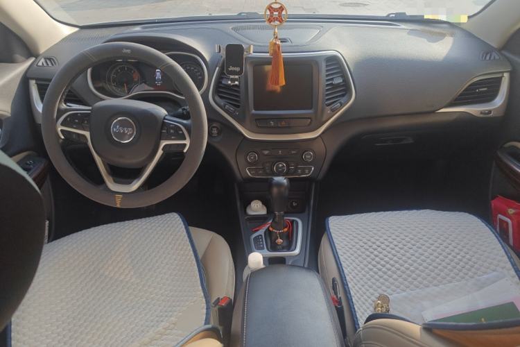 Used  Cherokee 2016 2.0L Superior Edition
