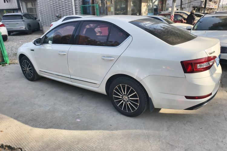 Used Skoda Octavia 2018 1.6L Automatic Luxury Edition
