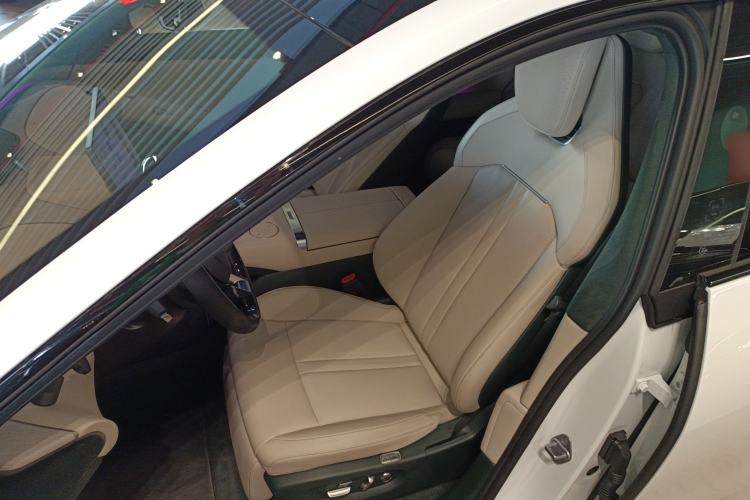 Used  YU7 2025 Ultra-Long Range High-Performance All-Wheel-Drive Max Edition
