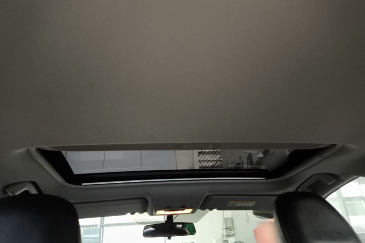 Used Toyota RAV4 2016 2.0L CVT Two-Wheel Drive Fashion Edition China V Standard
