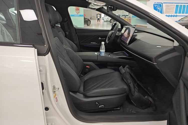 Used  SL03 2023 200Max Range-Extended Version
