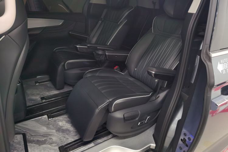 Used Roewe iMAX8 2021 400TGI Supreme Series Lu Zun Edition
