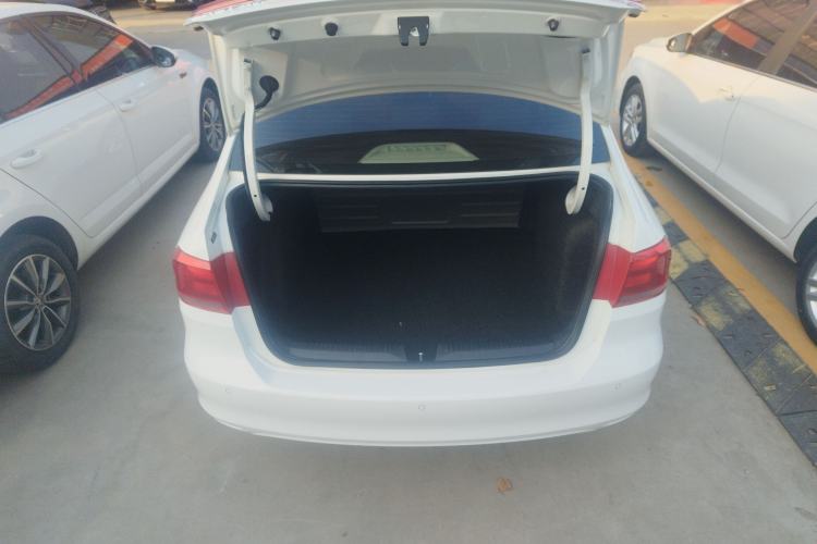 Used Volkswagen Santana 2015 1.6L Manual Comfort Edition
