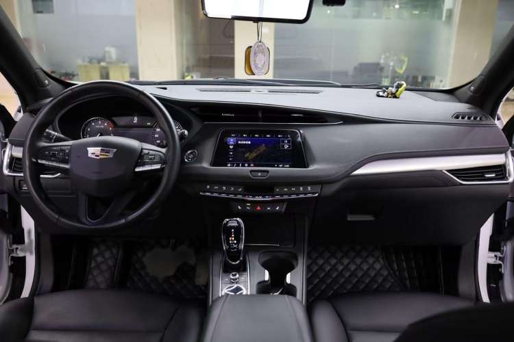 Used Cadillac XT4 2022 28T Two-Wheel-Drive Luxury Version
