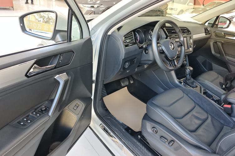 Used Volkswagen Tiguan L 2017 330TSI Automatic Two-Wheel Drive Luxury Edition
