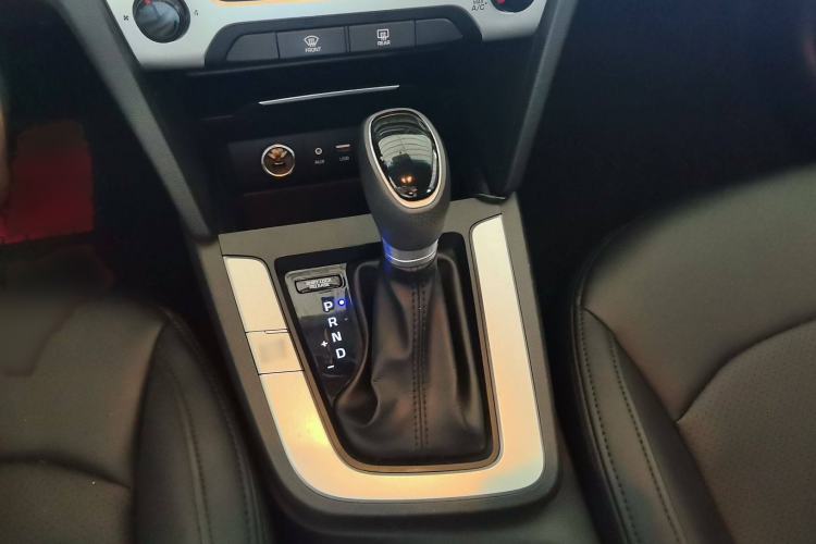 Used Hyundai Elantra 2016 1.6L Automatic ZhiXuan – Elite Version
