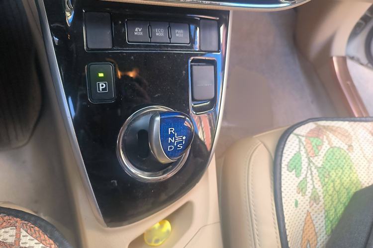 Used Toyota Corolla 2016 Dual-Engine 1.8L E-CVT Elite Edition
