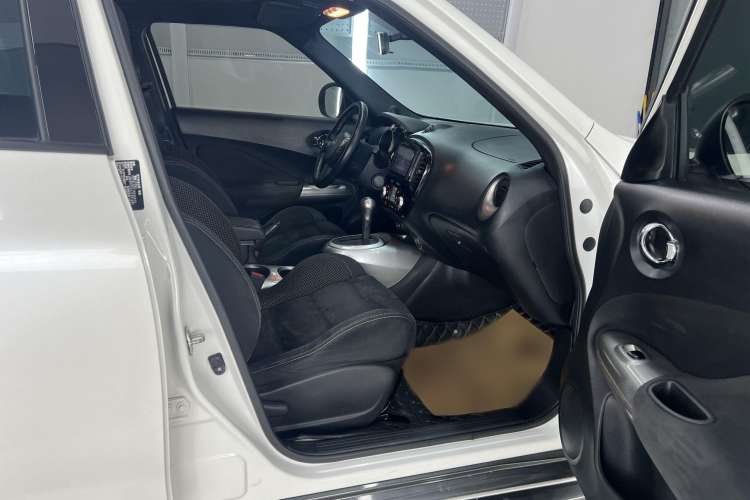 Used Infiniti ESQ 2014 1.6L Spontaneous Edition
