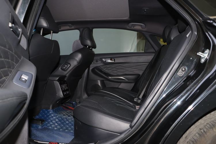 Used Toyota Avalon 2019 Dual-Engine 2.5L XLE Prestige Version China VI Standard
