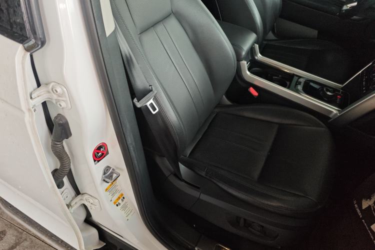 Used Land Rover Discovery Sport 2018 240 PS SE Version